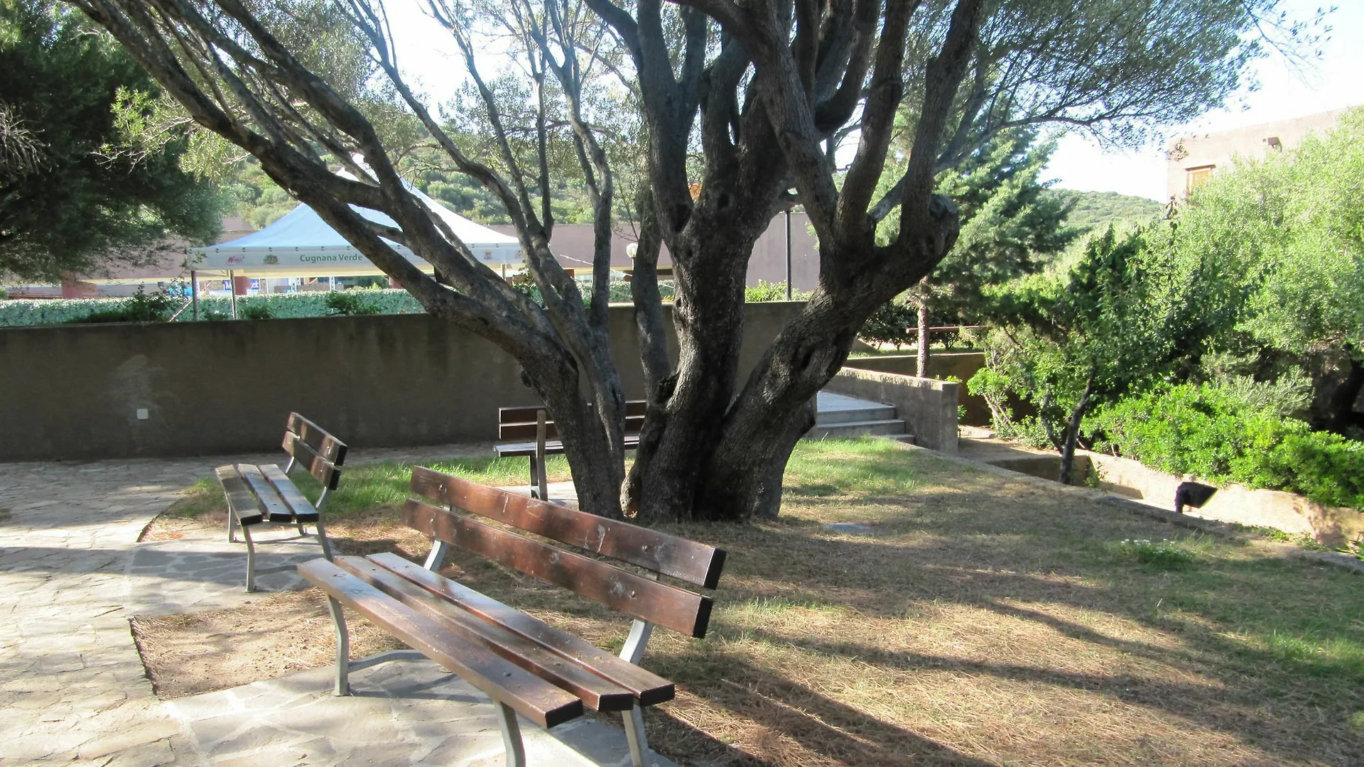 Centro Vacanze Cugnana Verde Hotel